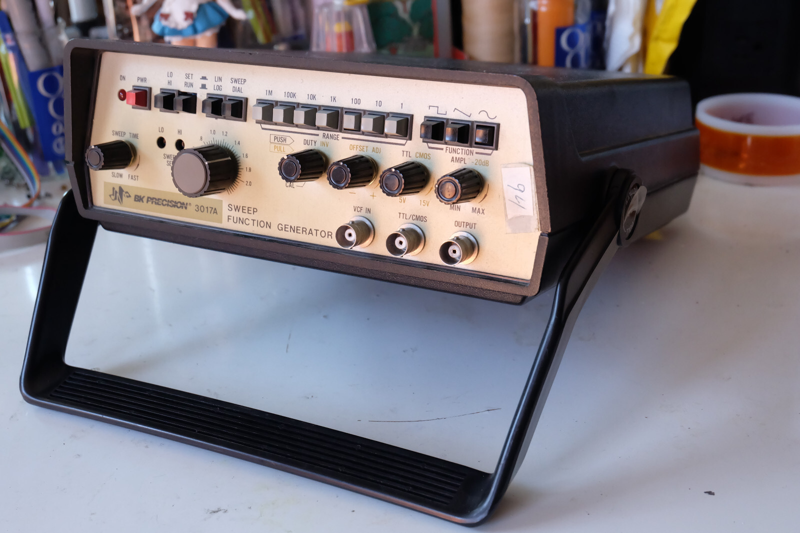 BK Precision Sweep Function Generator 3017A ++