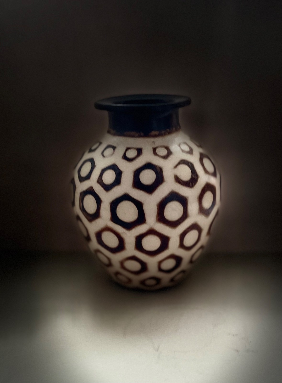 Handmade Peruvian Segundo Carmen Chulucanas Folk Art Pottery Geometric 6" Vase