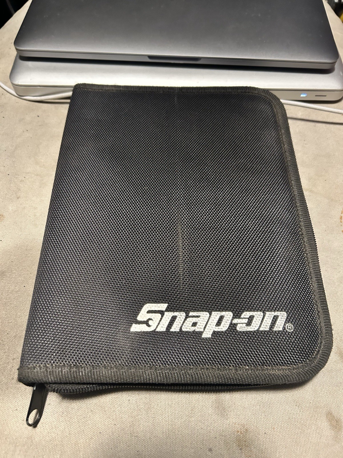 Snap-on 6 Ring Binder Receipt Holder Black Zippered Portfolio