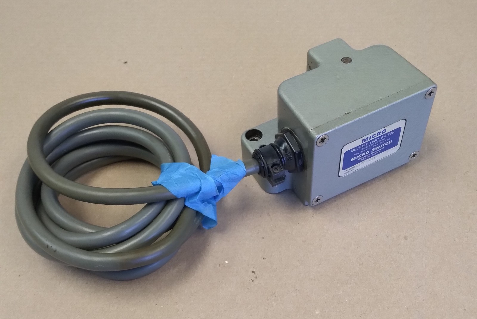 YAMATAKE-HONEYWELL LDV-5312 MICRO MULTIPLE LIMIT SWITCH 10A-125 OR 250VAC