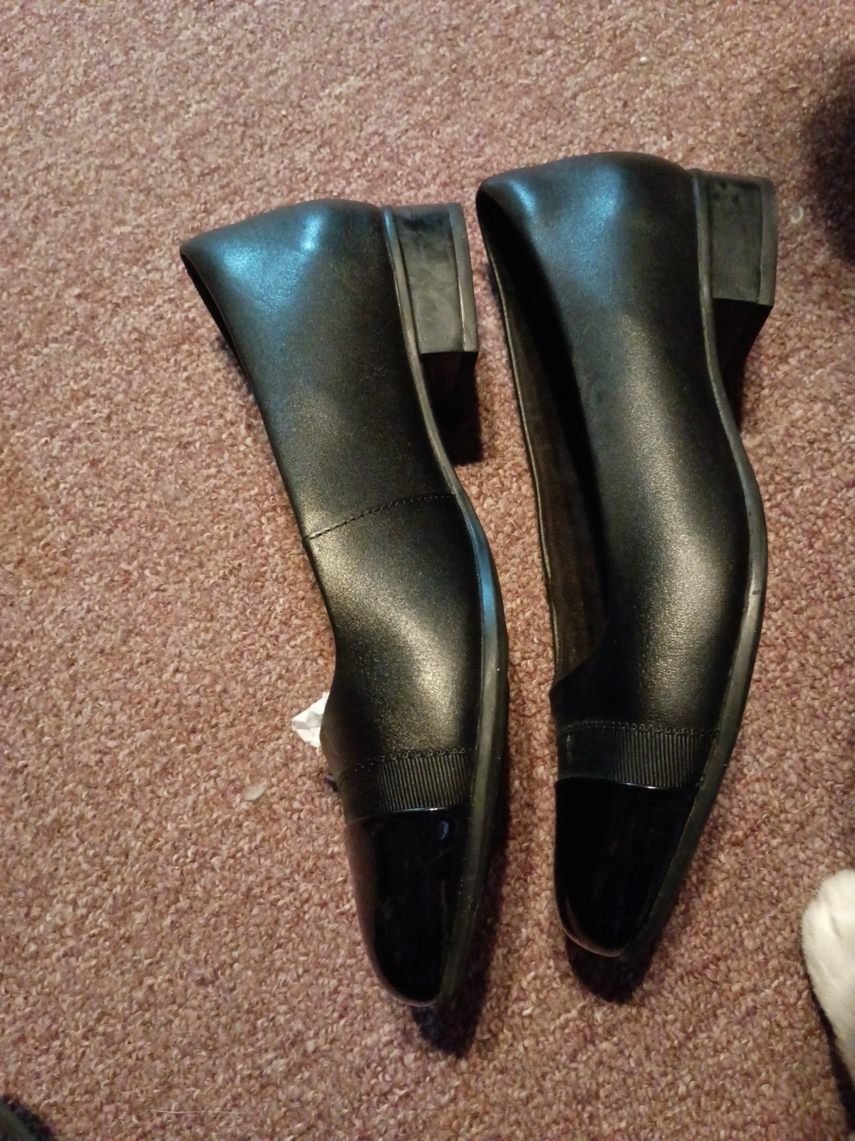 Ladies Clark’s Shoes 6 1/2 Dress Shoes. New Black
