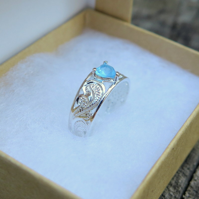 Hawaiian Sterling Silver Scrolling See Through Heart Blue CZ Toe Ring TR1143