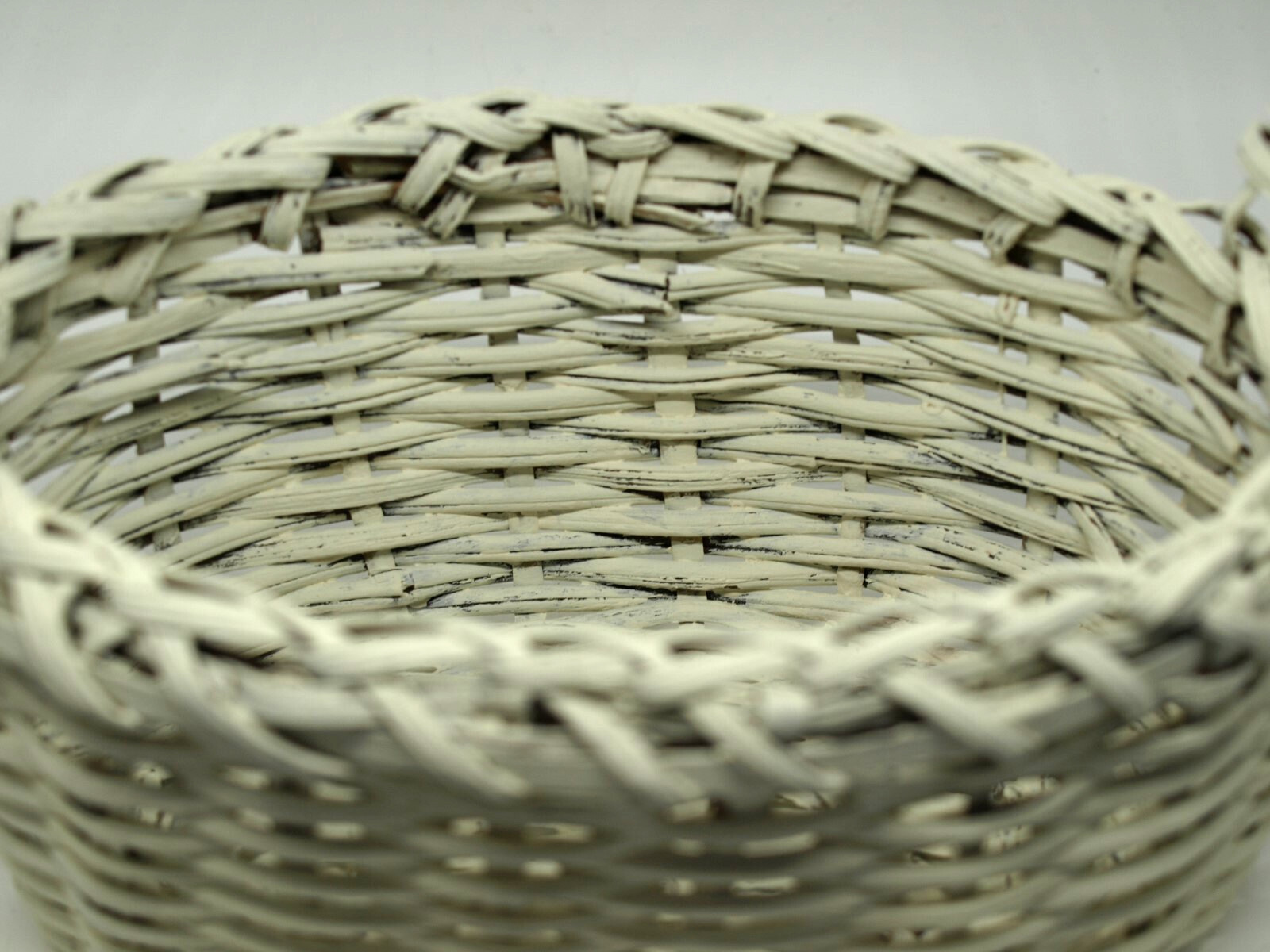 Vintage Basket Updated With White Chalk Paint-Easter Oval With Handle