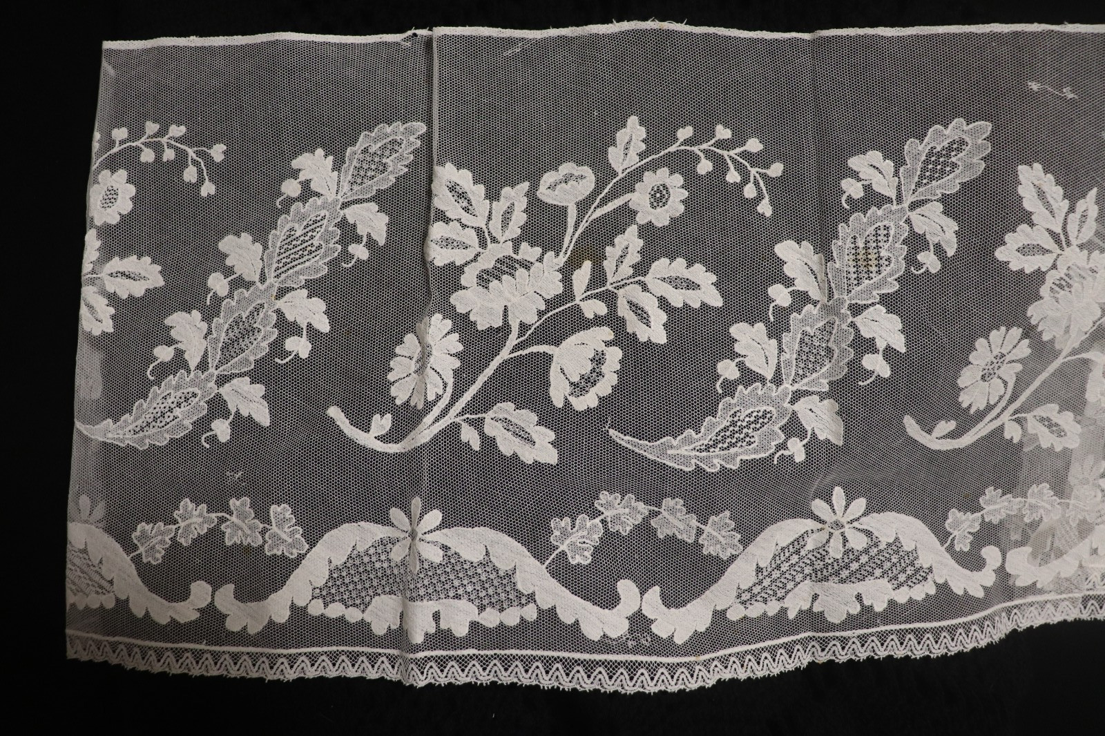 Floral Pattern Tulle Embroidery Flounce