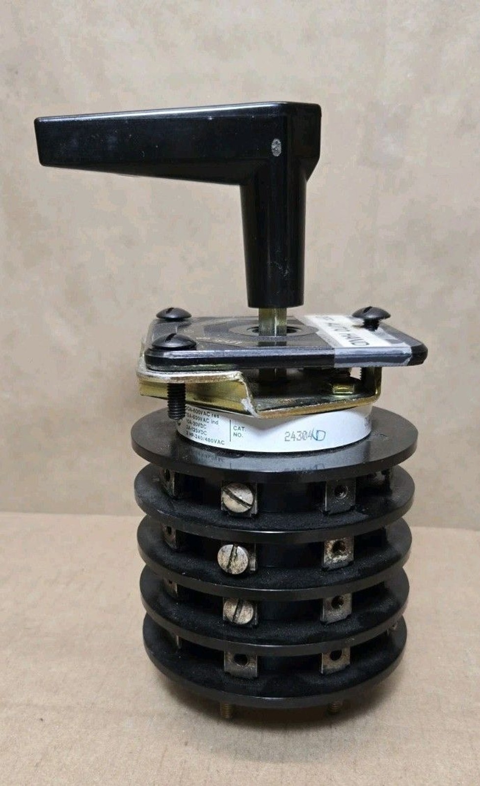 Electroswitch Series 24 Breaker Control Rotary Switch 24304D Used