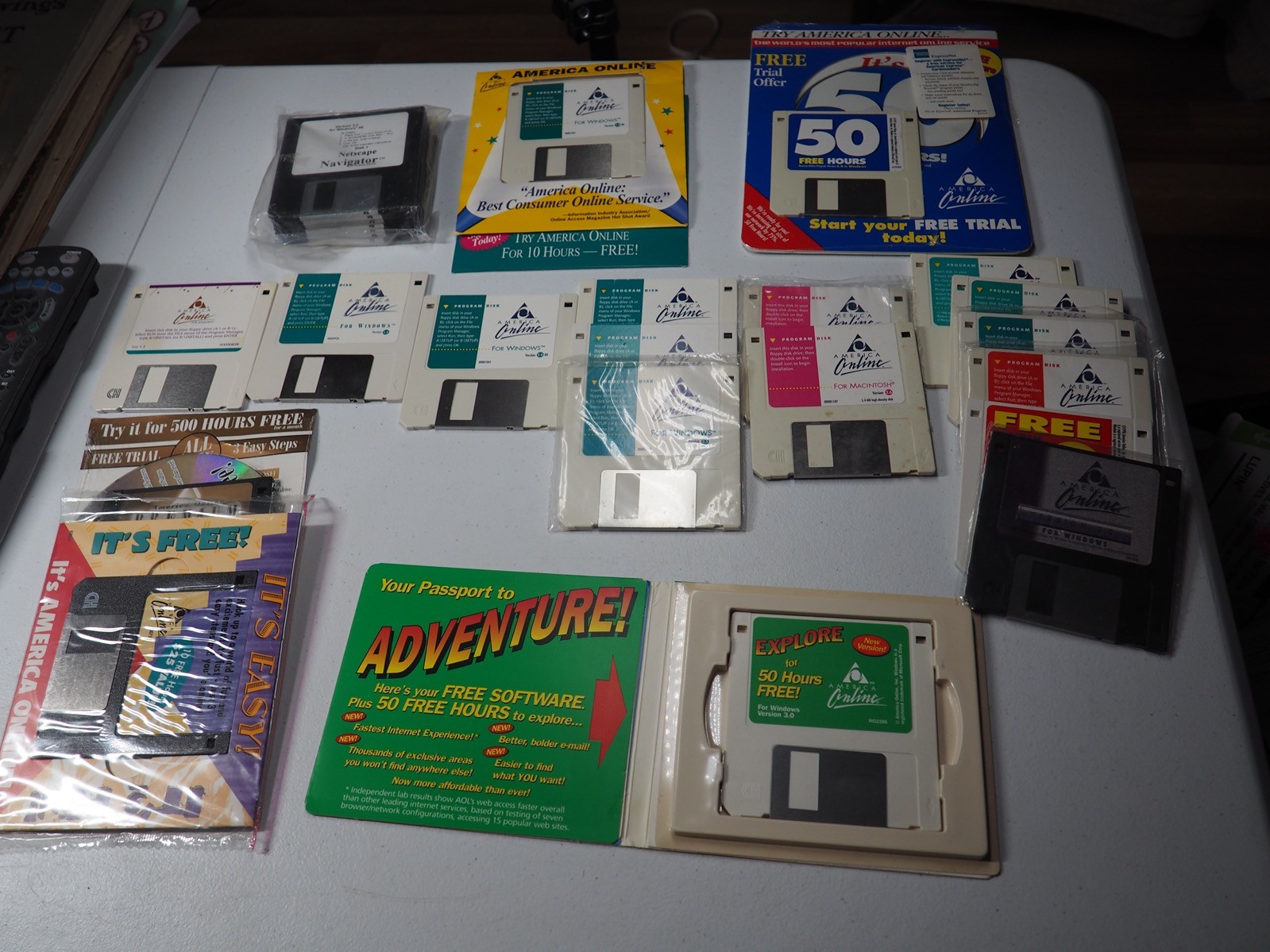 Large Lot of 3.5" Floppy Disks, All Brand New, AOL, Netscape, 28 in total
