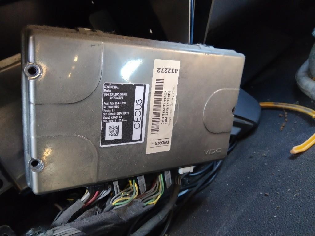 Replaces Q21-1076-1-100 2017 PETERBILT 579 CAB CONTROL UNIT MODULE ,  OH