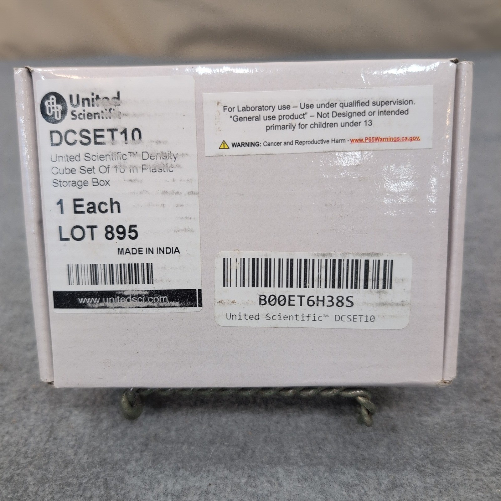 United Scientific DCSET10 Density Cube Set in Plastic Storage Box