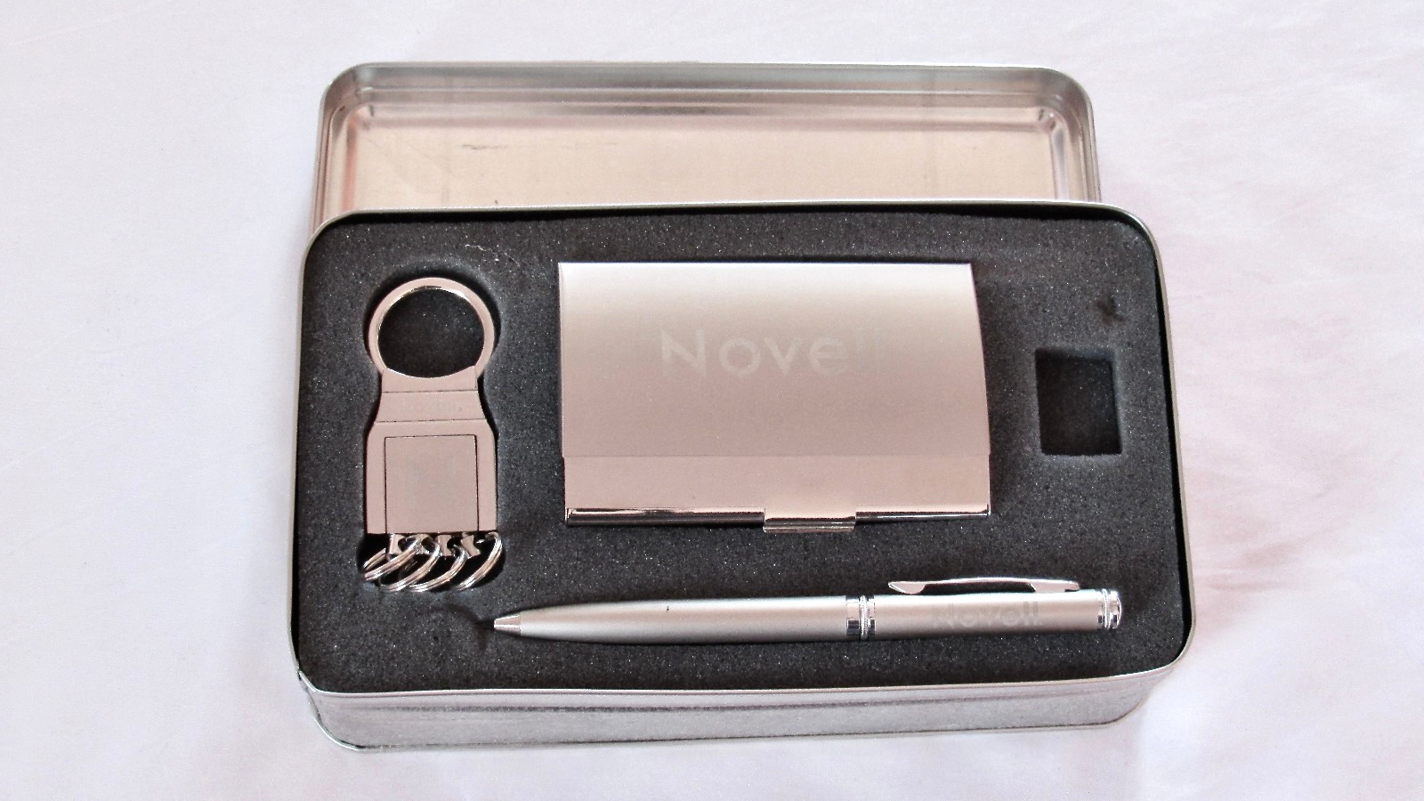 Vintage Novell DOS PC Computer Computing pen key chain card holder gift set