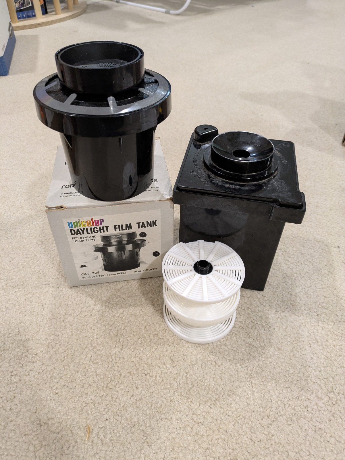 FR Adjustable Cut Sheet (4x5) and Unicolor 35mm Developing Tanks w/ Drying Clips