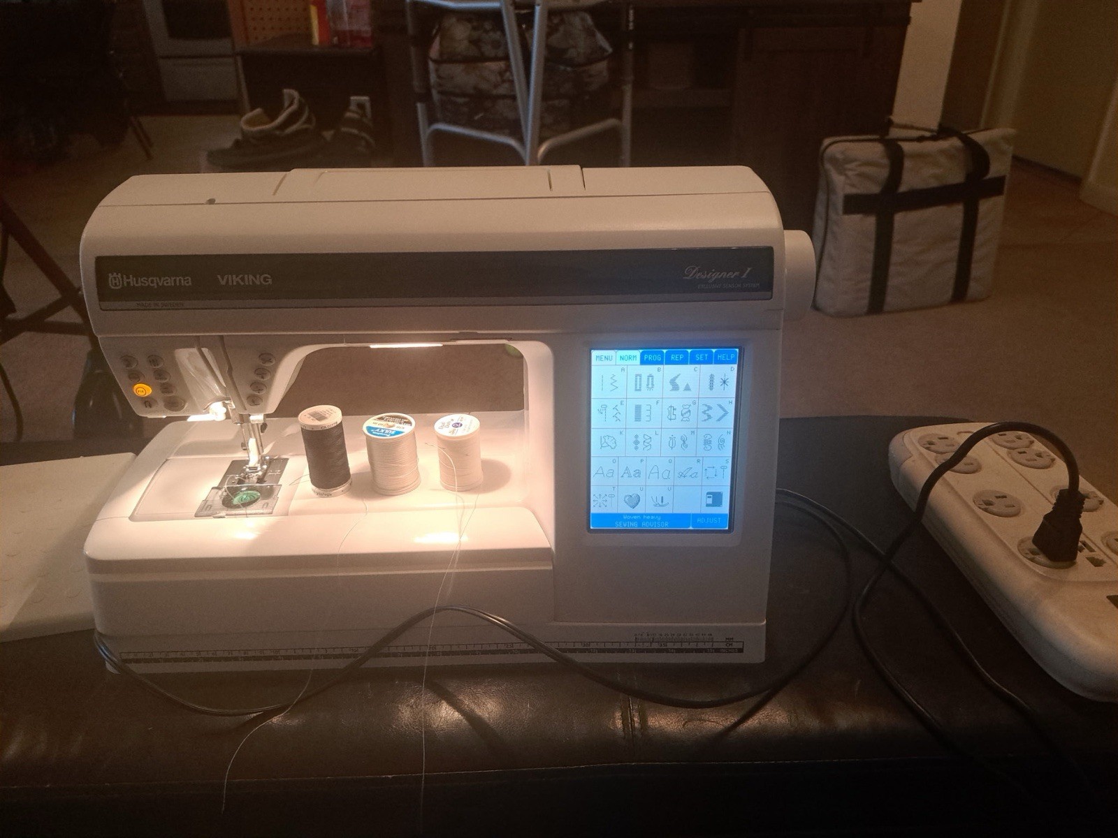 Husqvarna Viking Designer I Sewing  Embroidery Machine Pedal W/Extras