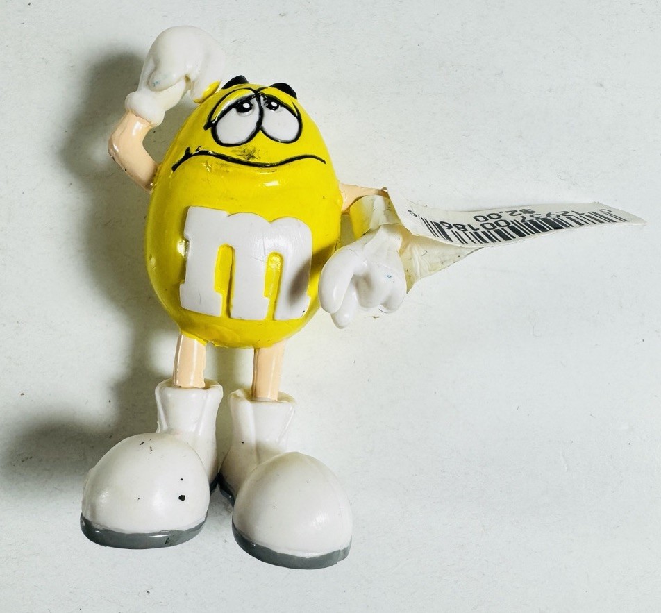 M&M World Yellow Character PVC Figure Vintage 90s With Tag TB22