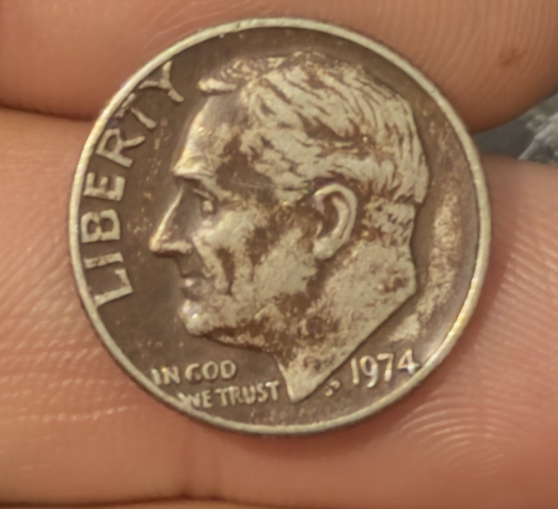 1967 Roosevelt Dime. No Mint Mark with Multiple Errors.