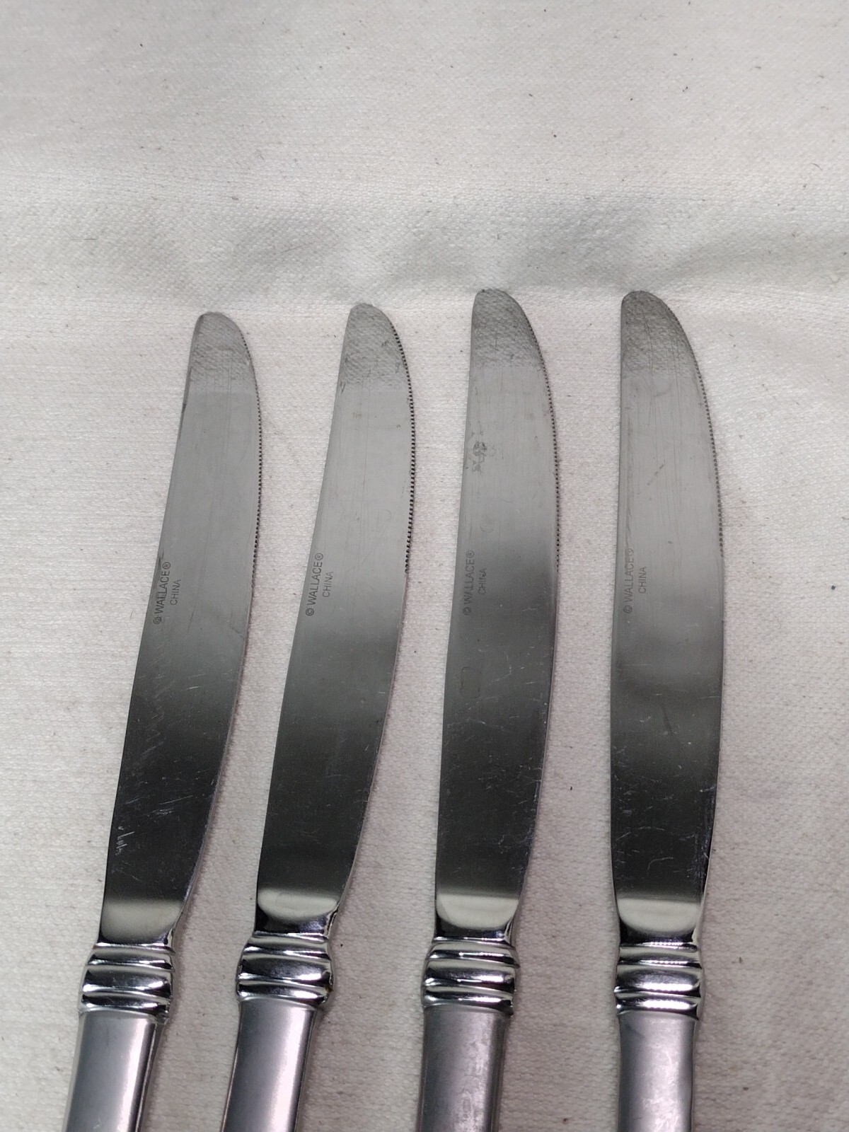 4 Wallace Solid Dinner Knives Bennett Stainless Frosted Satin Handle Vietnam