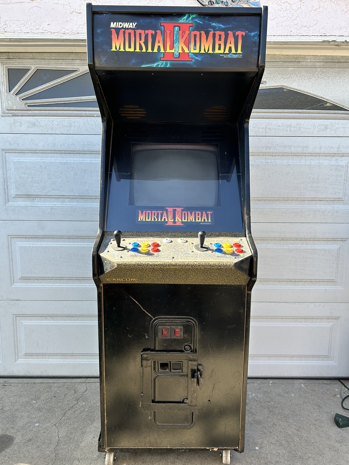 MORTAL KOMBAT II ARCADE MACHINE by MIDWAY 1993