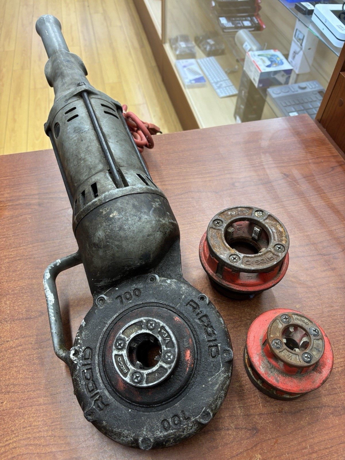 Ridgid 700 Pipe Threader Threading Machine + 3/4, 1/2, 1-1/2