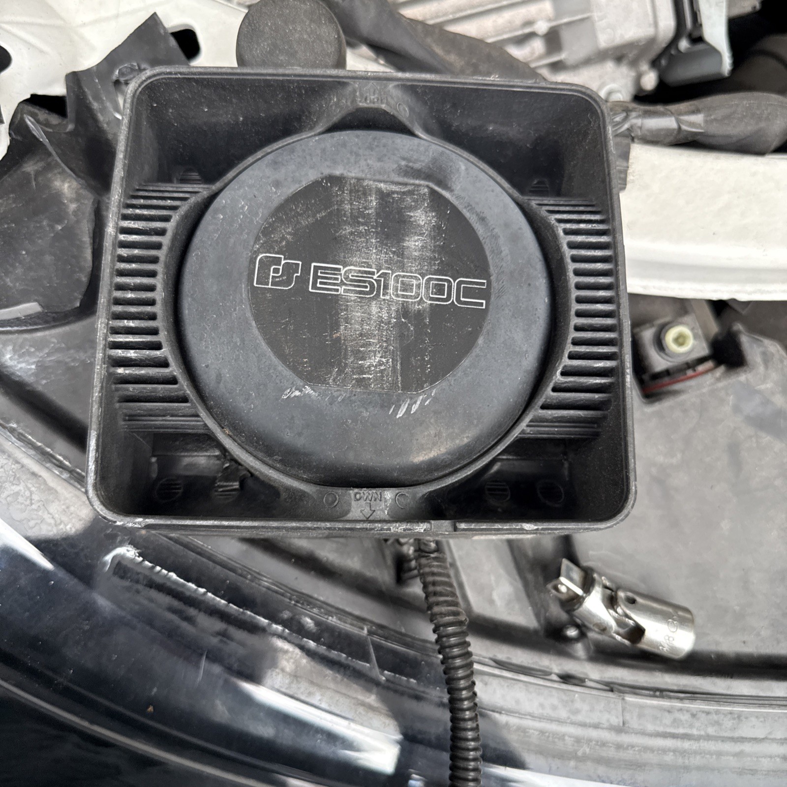 Federal Signal DynaMax/ES100C Speaker, 100W Brackets Missing From Sides