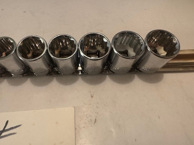 NEW Craftsman 3/8" DRIVE 12 PC METRIC 12 POINT STD SOCKET SET + RAIL