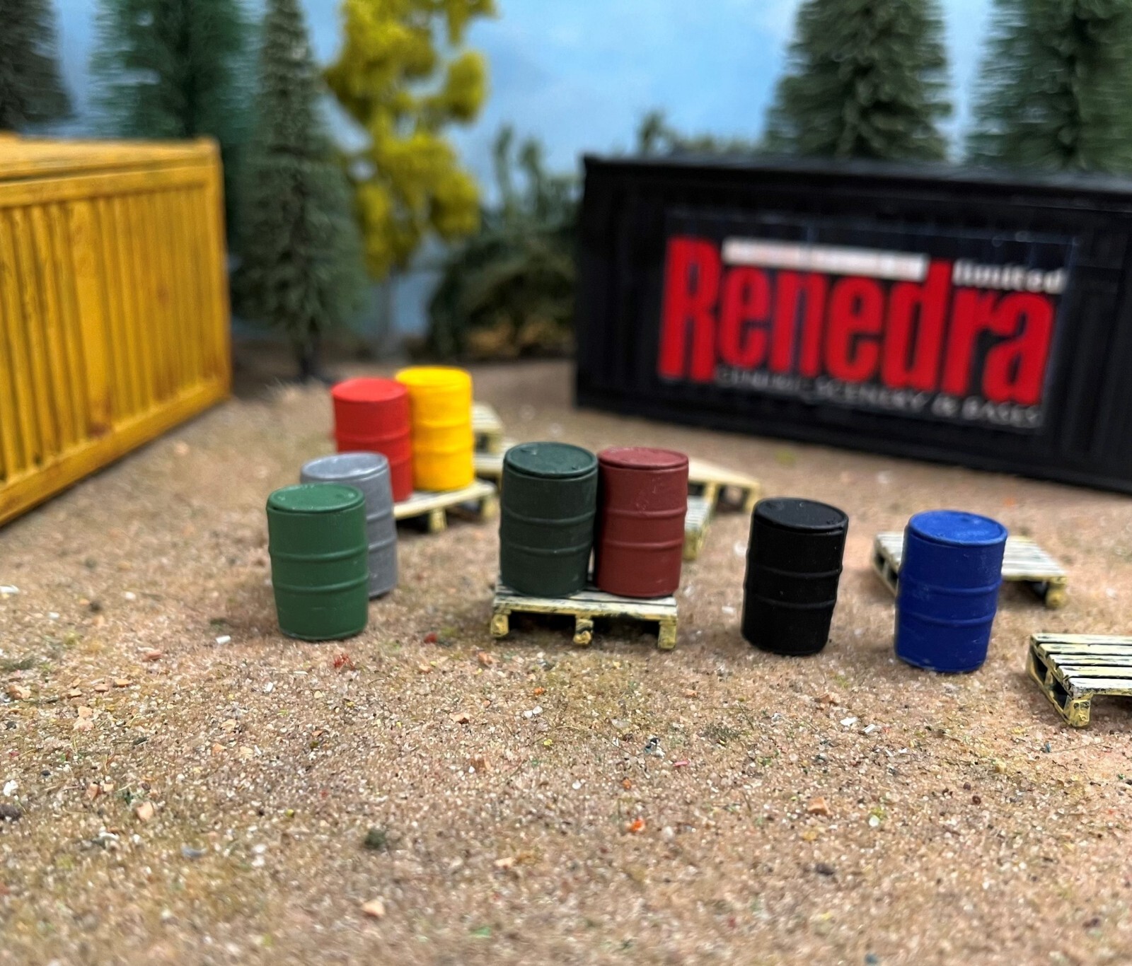 Renedra Plastic - 8 x OIL DRUMS - 1/56th scale 28mm Games