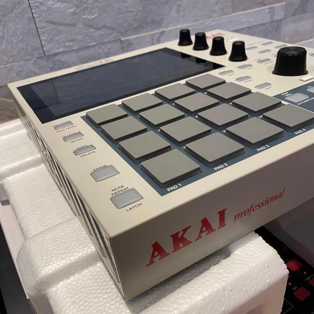 AKAI Professional MPC One Retro Edition Standalone Sampler Sequencer Tested