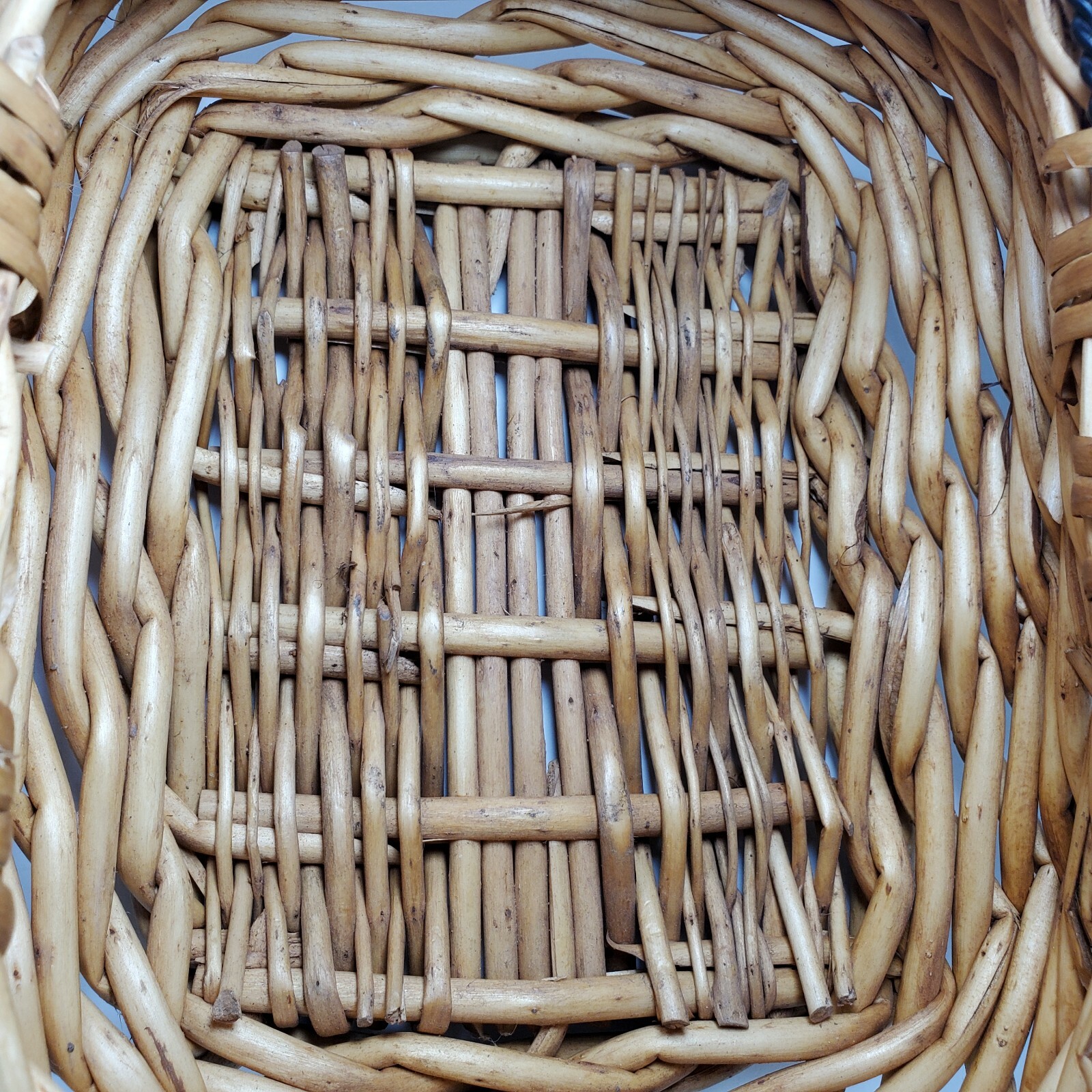 Bamboo Straw Basket With Metal Twisted Handle 8"H X 9.5"L