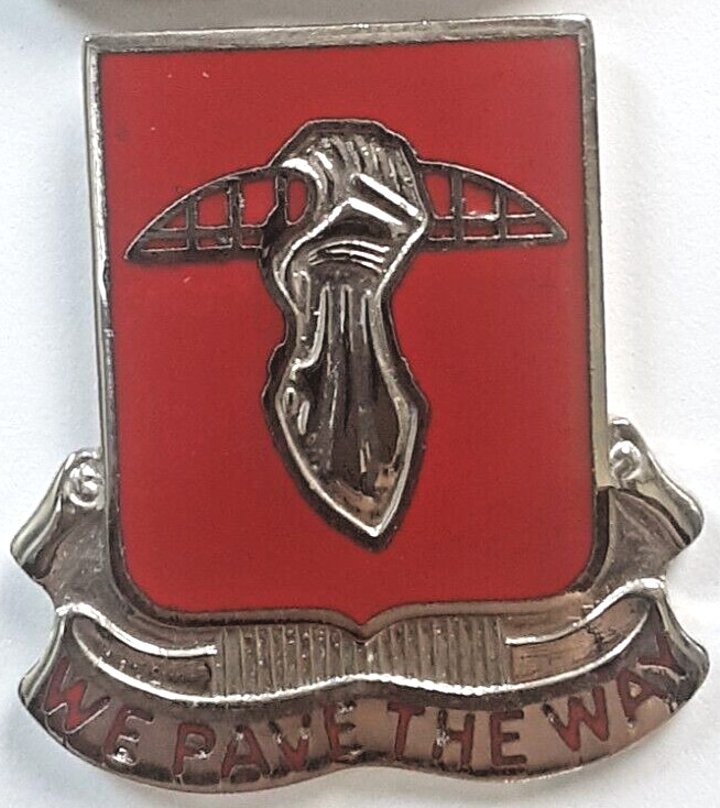 US Army 17th Armored Engineer Battalion Crest 'We Pave The Way' Pin Insignia DUI
