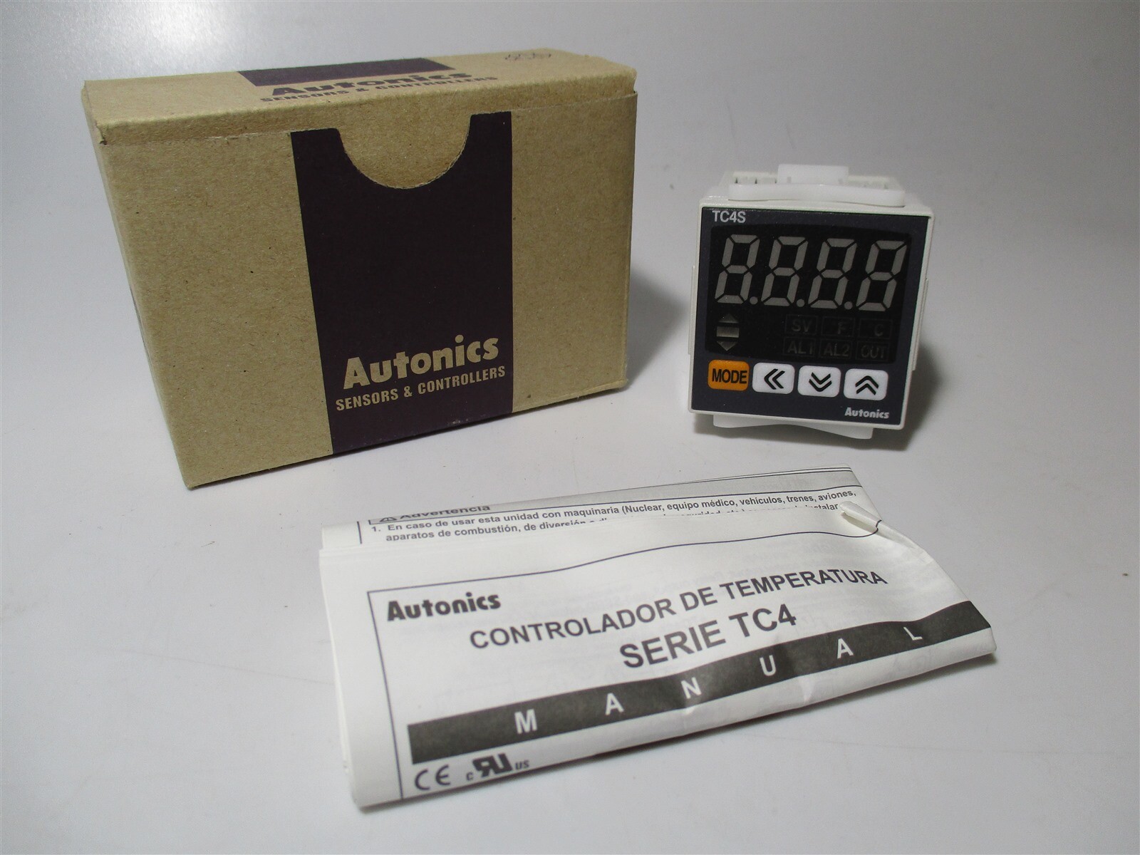 Autonics (TC4S-N4N) 48mm x 48mm 4-Digit LCD Selectable Temperature Indicator