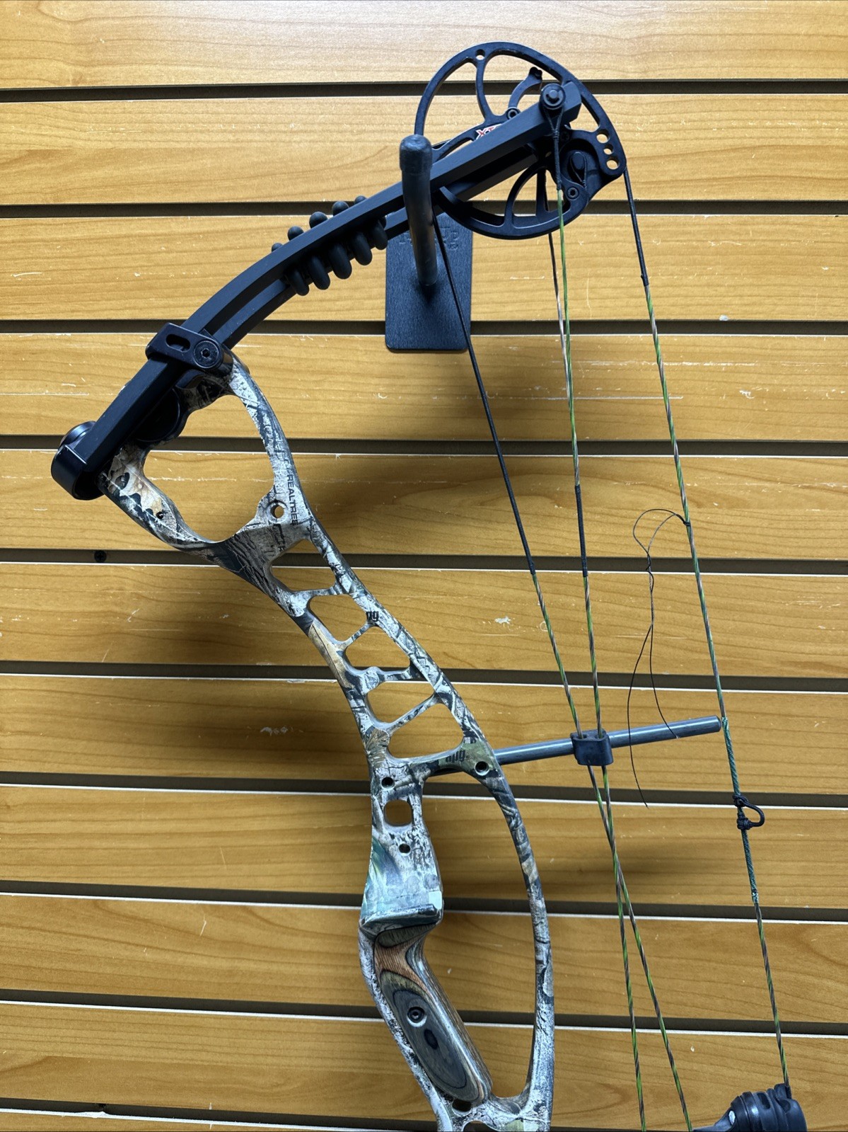 Hoyt Alpha Max 32 Compound Bow - RH - #3 Cam - #3 Mod