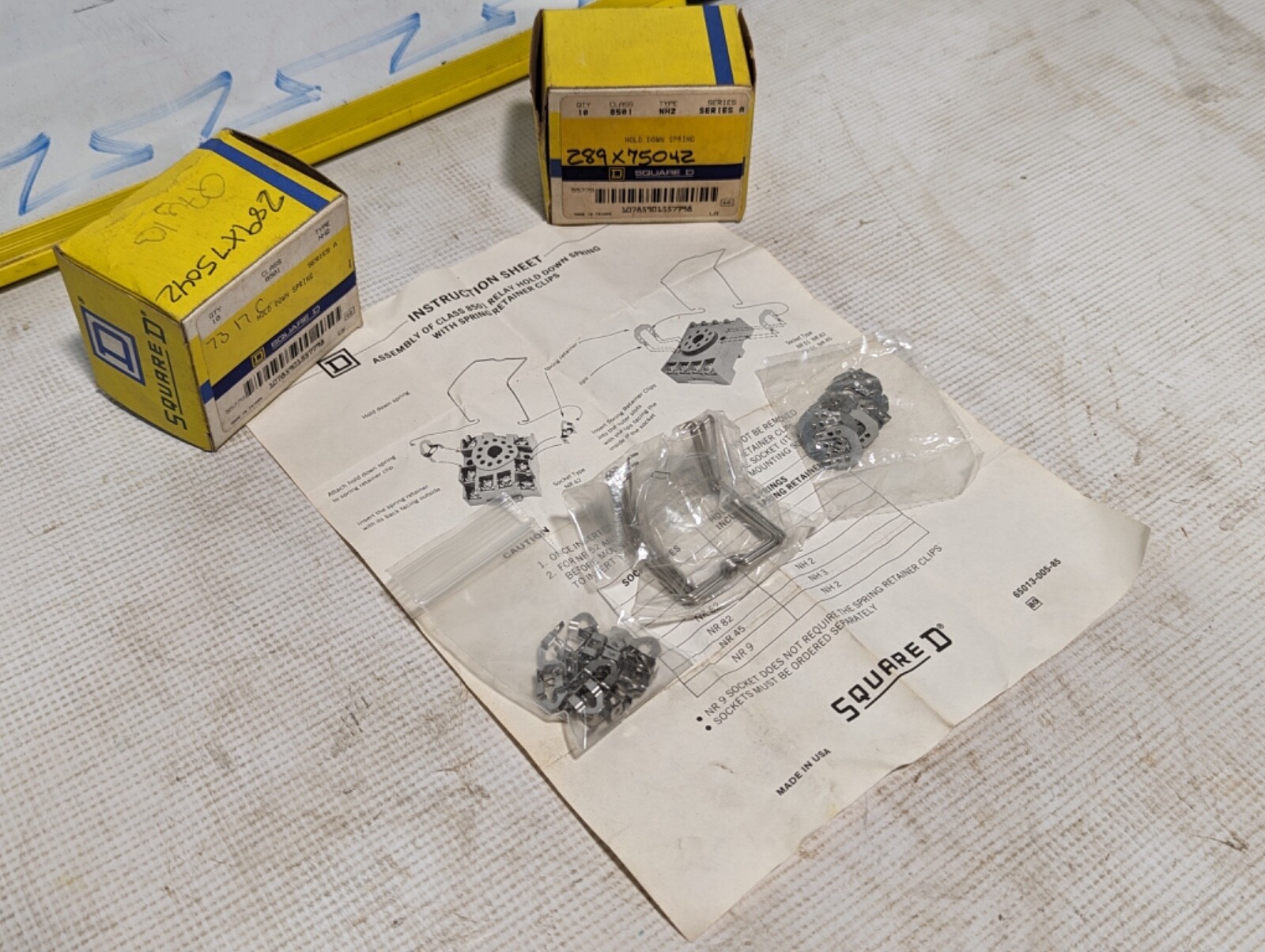 NEW Lot of 20 Square D 8501 NH2 Hold Down Springs