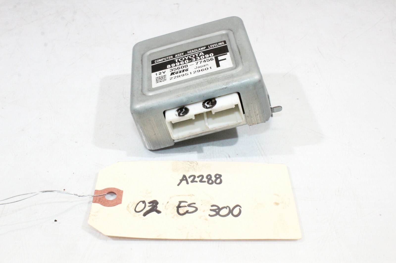 2002 - 2003 LEXUS ES300 HEADLAMP LEVELING CONTROL MODULE ASSY A2288