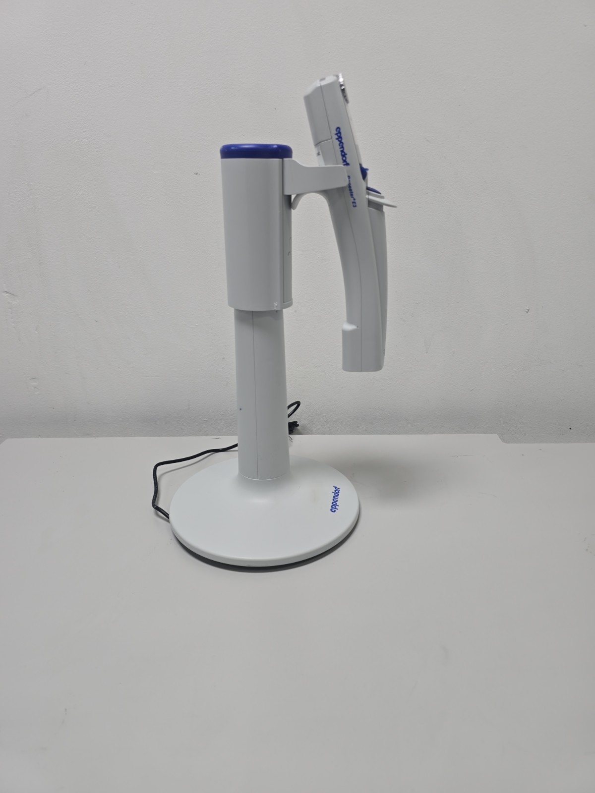 Used Eppendorf Repeater E3 Digital Pipettor w/ Stand