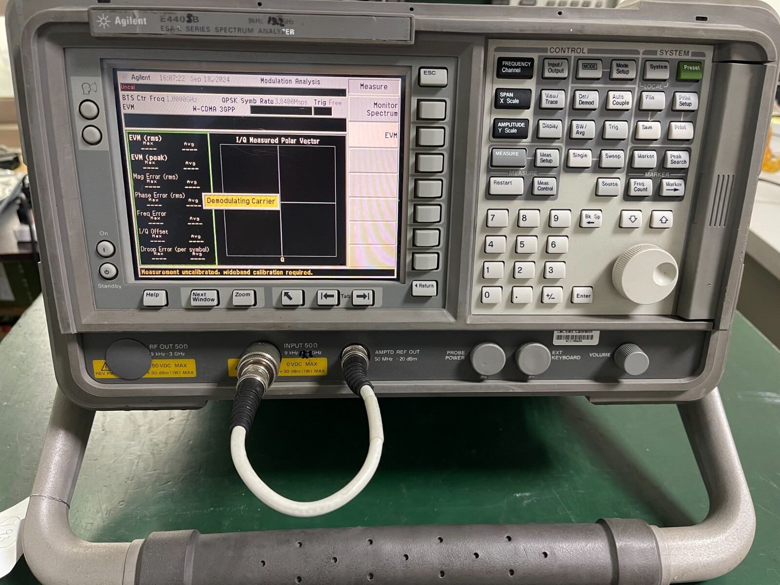 Agilent ESA E4405B 9kHz - 13.2GHz Spectrum Analyzer