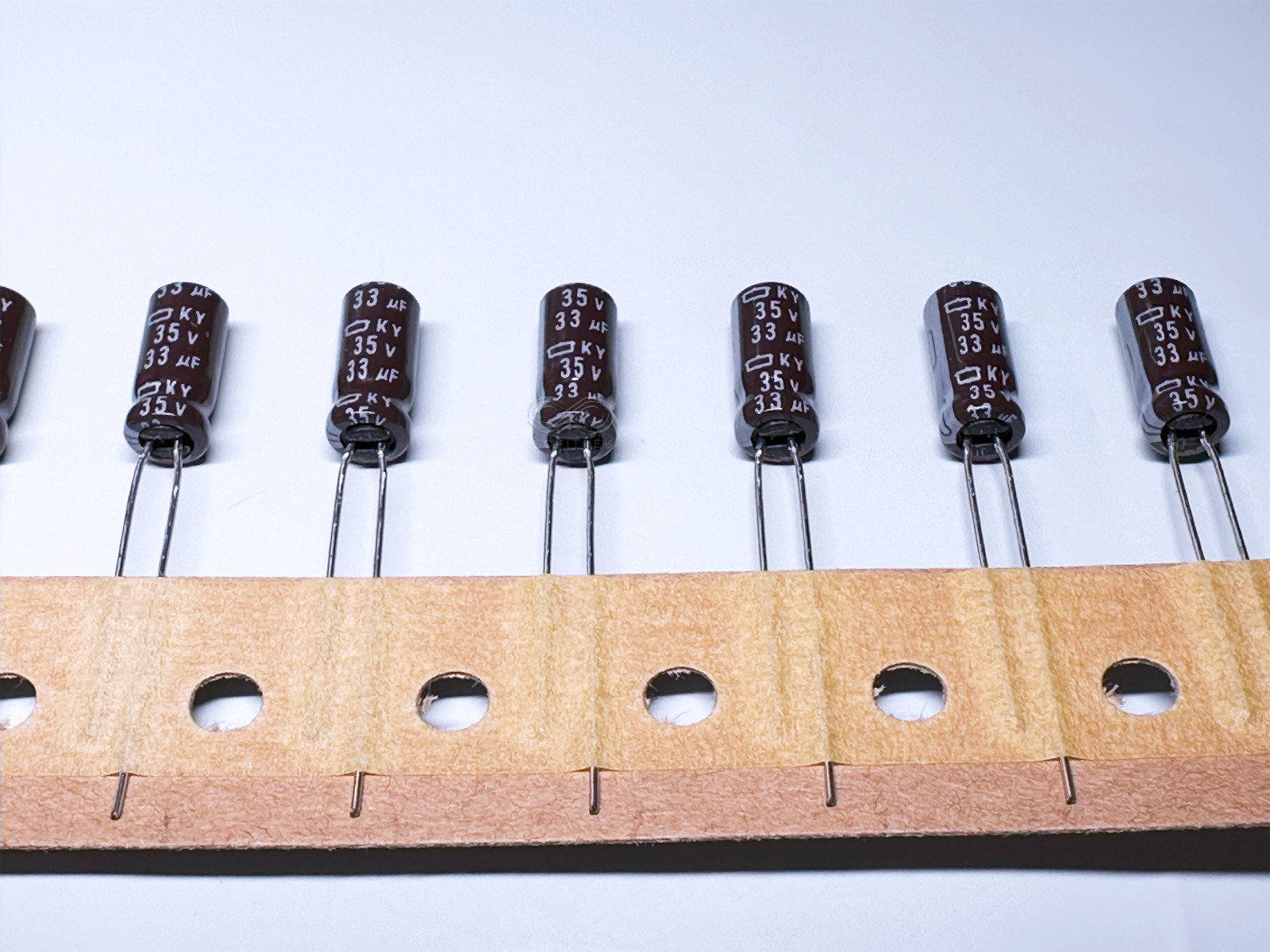 50PCS EKY-350ETD330ME11D Chemi-Con 33uF 35V 5x11 Radial Capacitor Low ESR 5kHr