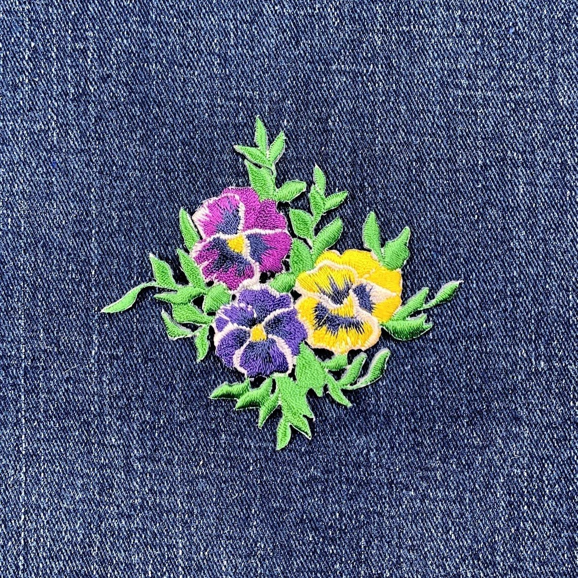 Pansy Flowers Applique Patch - Embroidered Gardening Badge 2.5" (Iron On)