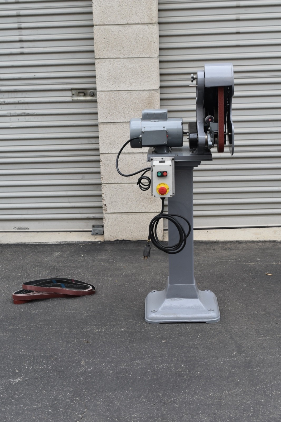 Burr King belt grinder model 562, 1" x 42" belt with stand
