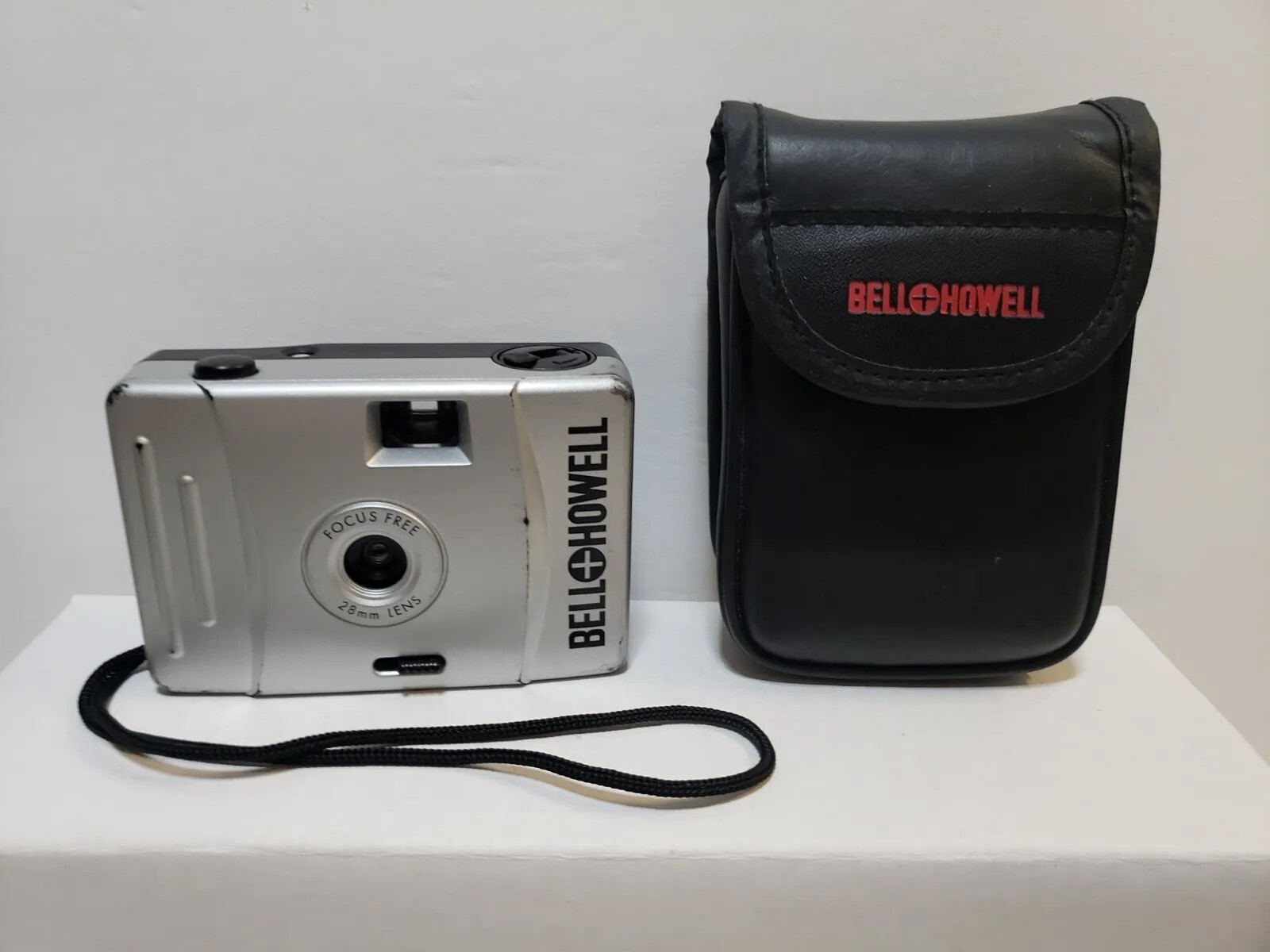 Vintage Bell & Howell Point Shoot  Camera Focus Free 28MM & Case Untested As-Is