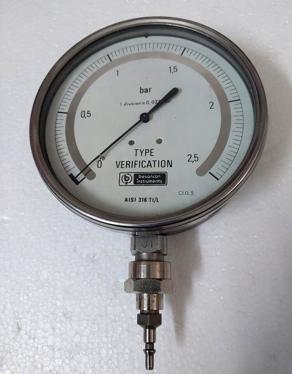 Besancon instruments Hand held test pump Pressure calibrator