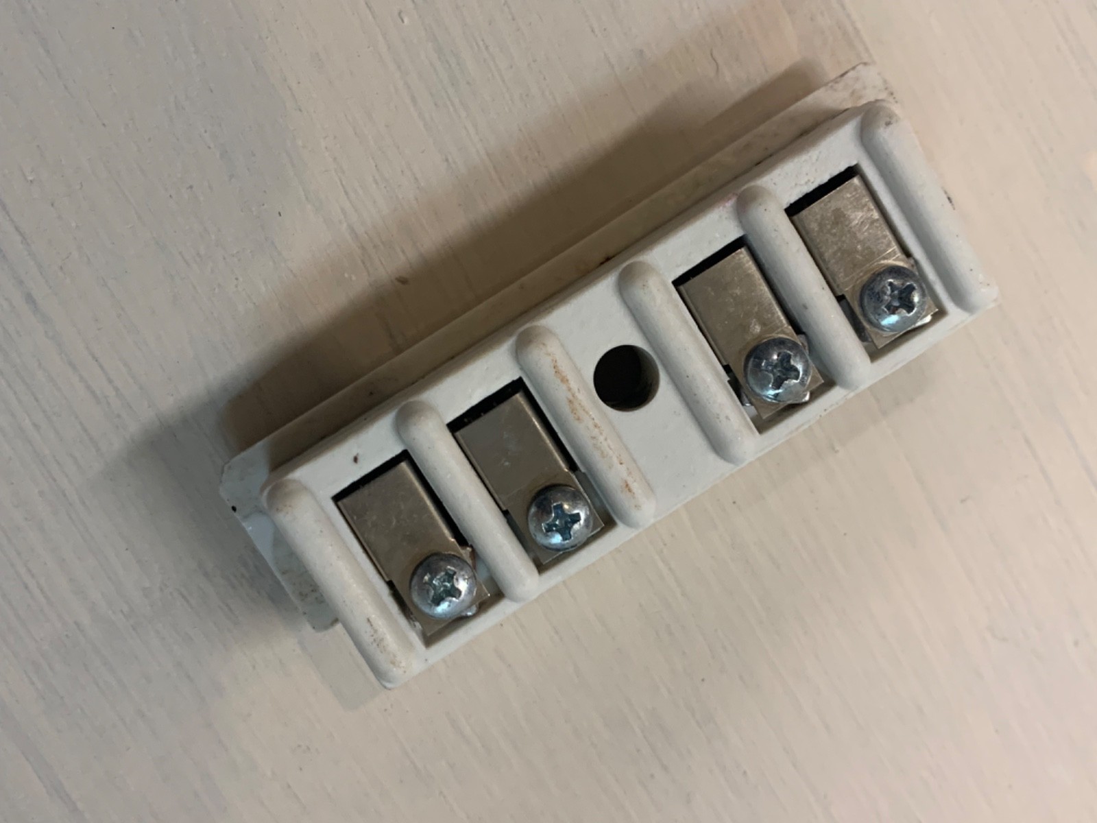 Dacor ECC Cooktop Ceramic Terminal Block 13020