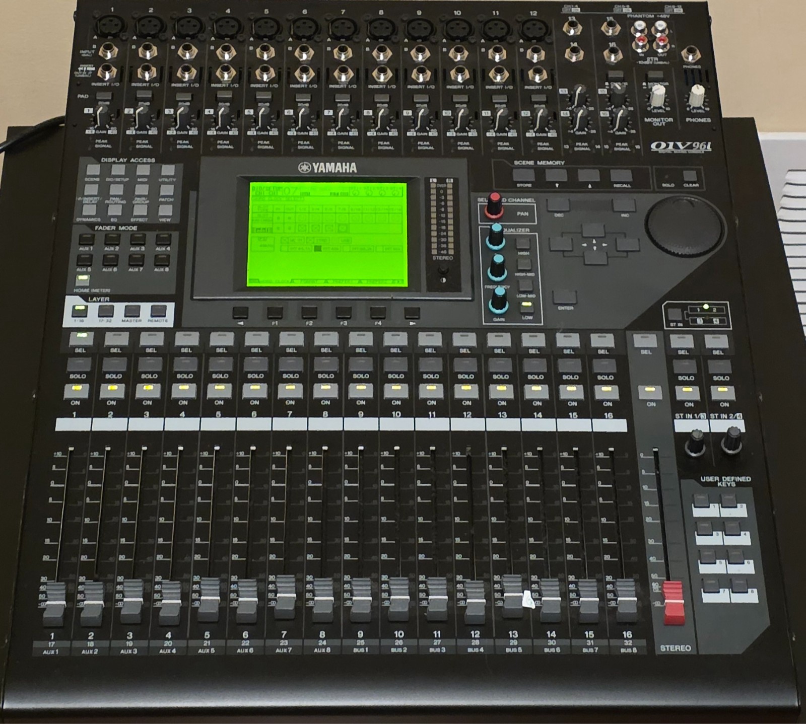 YAMAHA 01V96i 32x8 Digital Mixer USB Audio Interface Moterized Faders Recordings