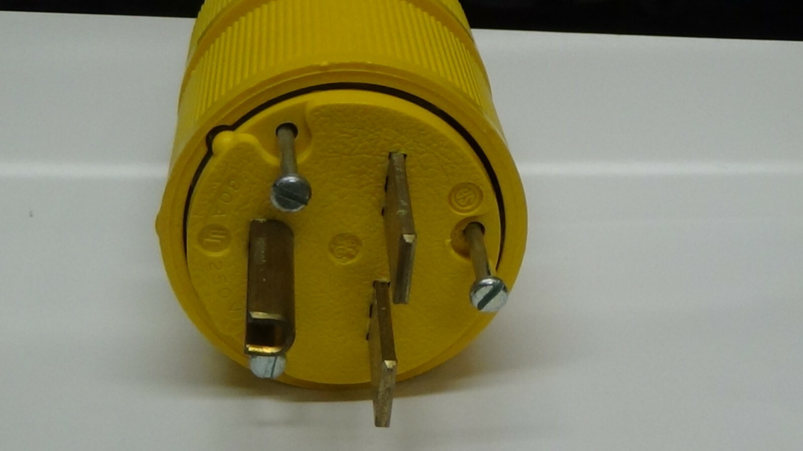 GENERAL ELECTRIC GED0633 STRAIGHT BLADE CONNECTOR AND GED-0631 PLUG 