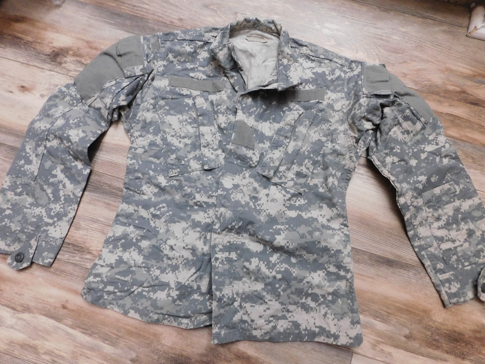 US MILITARY ARMY  ACU TOP COAT SIZE X SMALL- SHORT