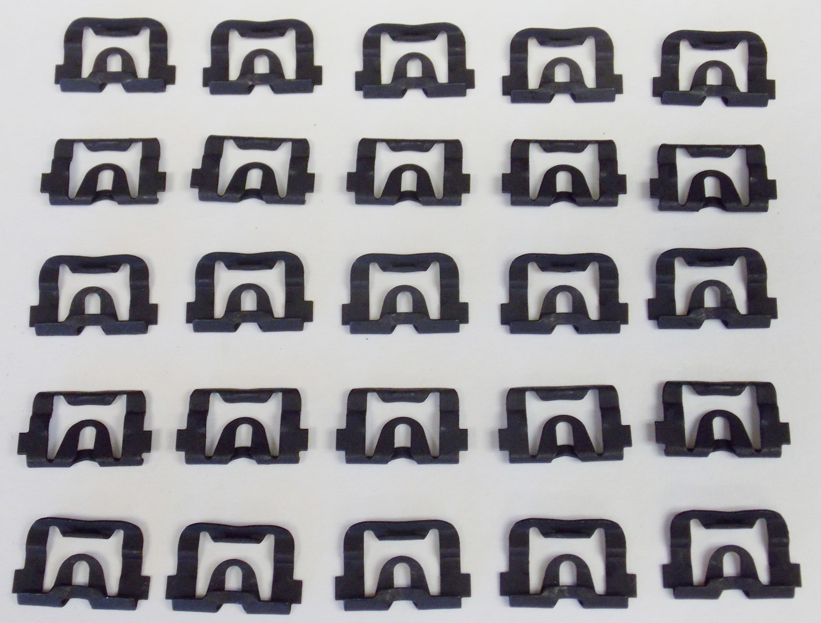70-81 CAMARO FIREBIRD REAR WINDOW GLASS MOLDING CLIPS SET FOR TRIM < NEW >
