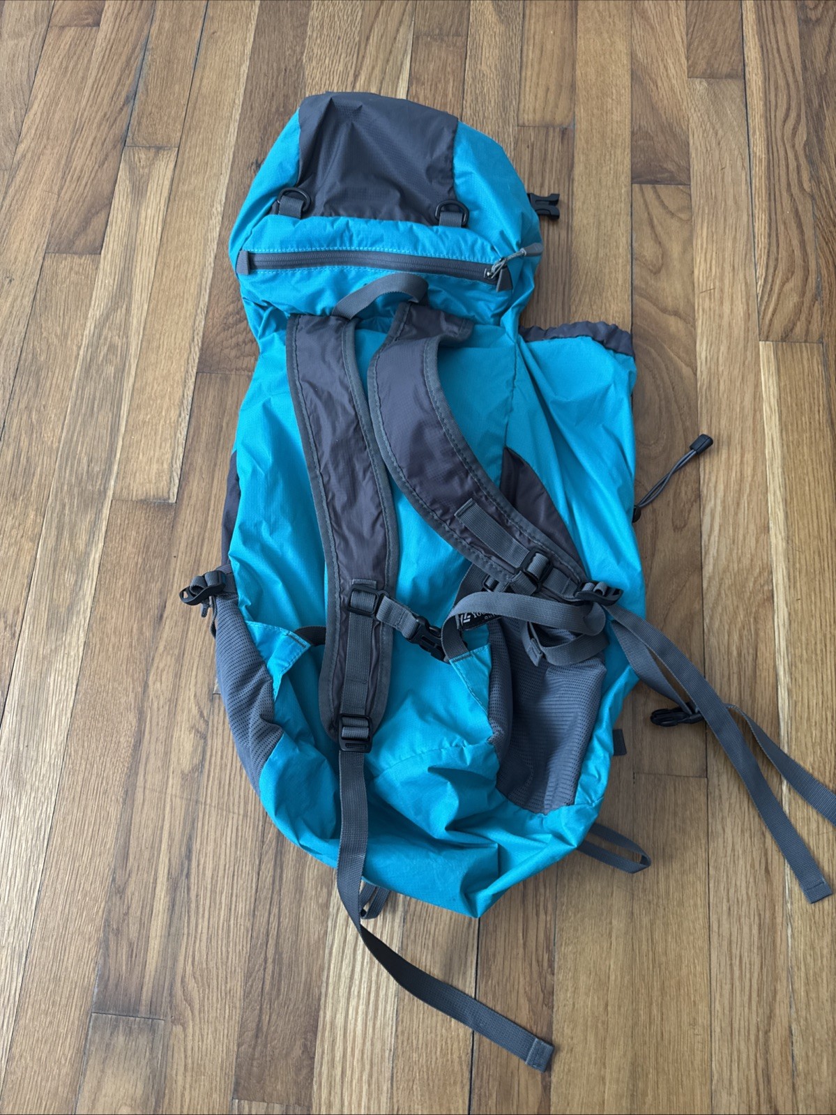 Yoobouking Adventure 35L Hiking Backpack Lightweight