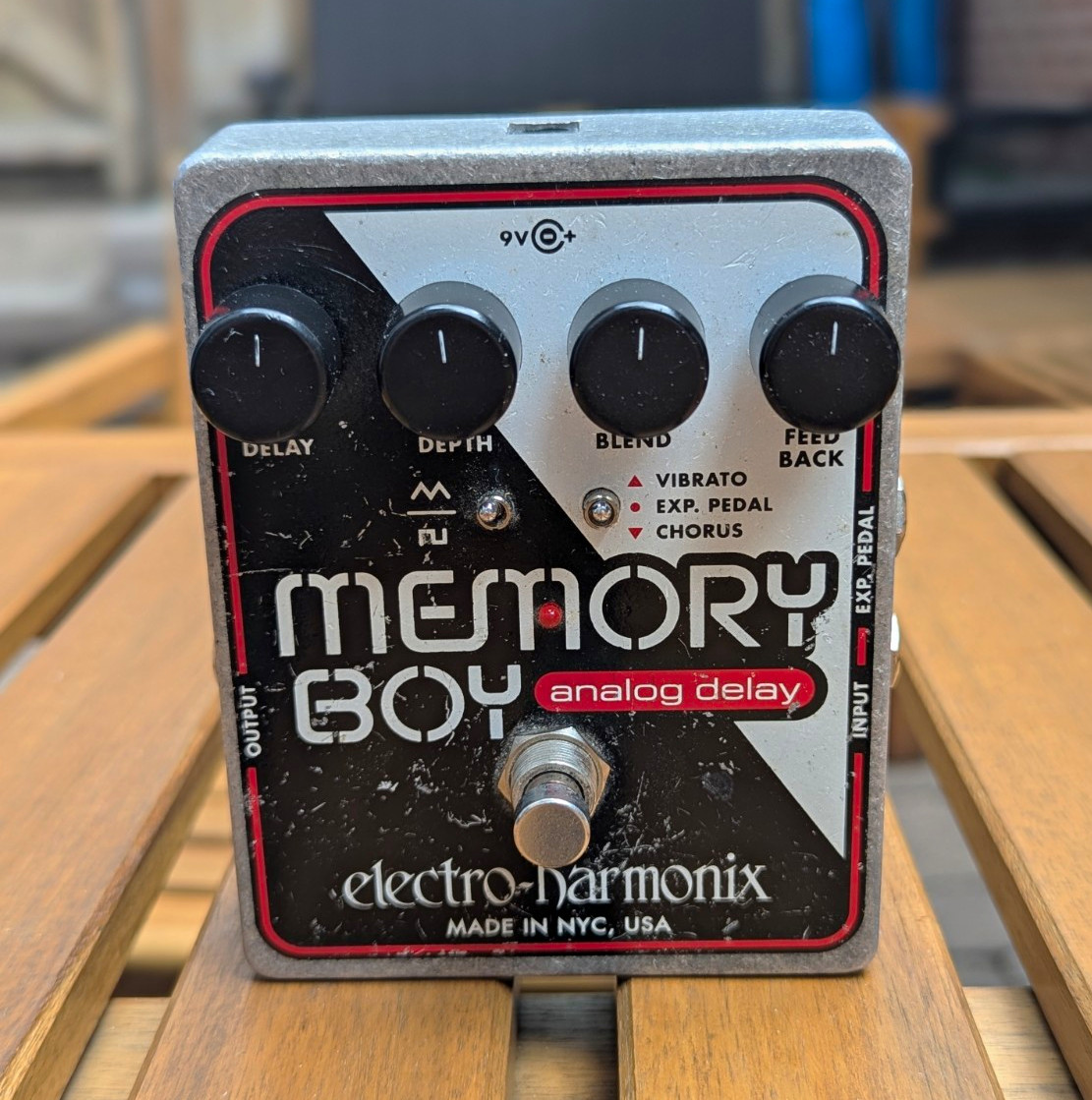 Electro-Harmonix Memory Boy Analog Delay Pedal Chorus/Vibrato