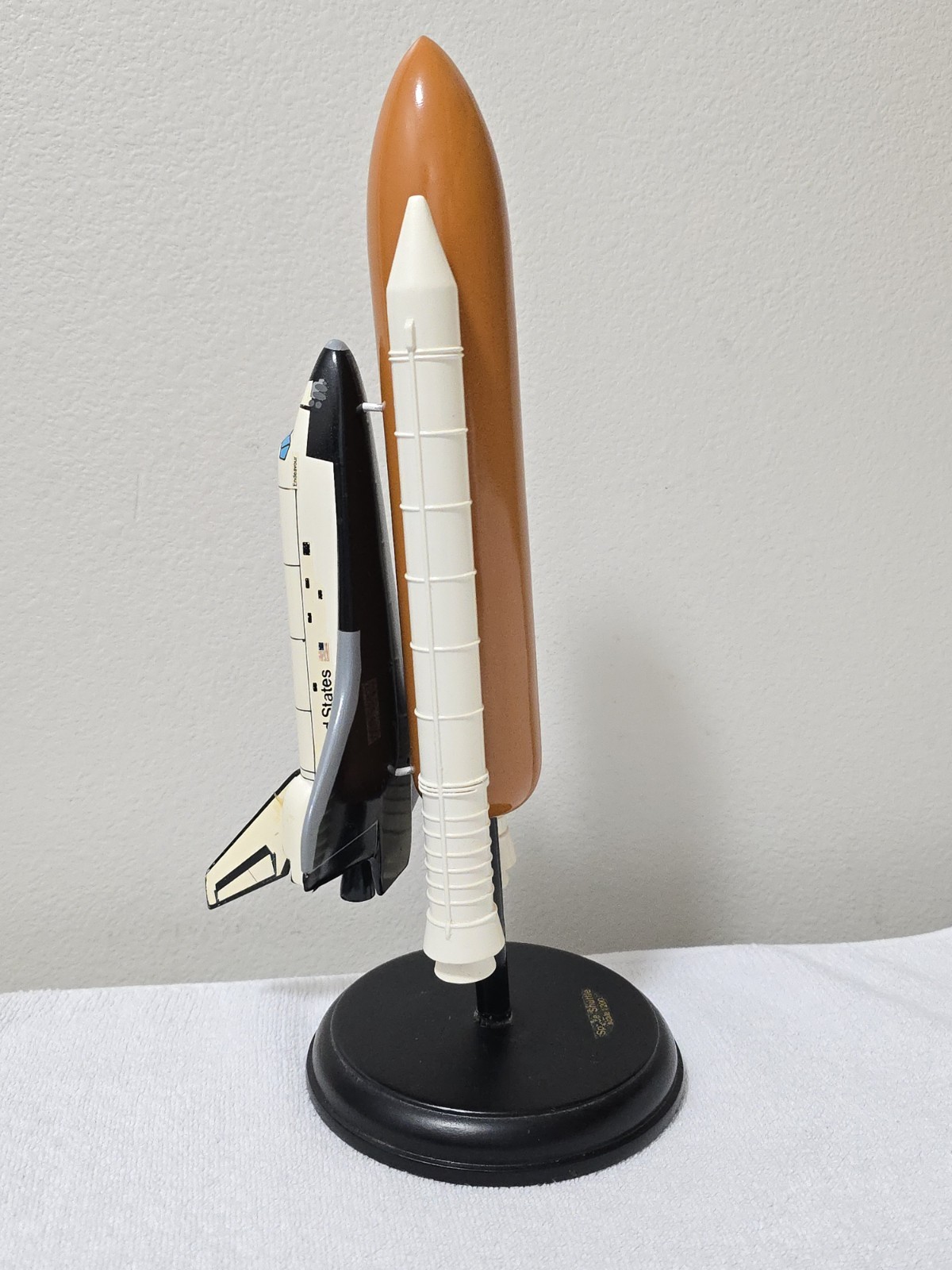 VTG Space Shuttle Endeavour Full Stack 1/200 Scale Desktop Display Model READ