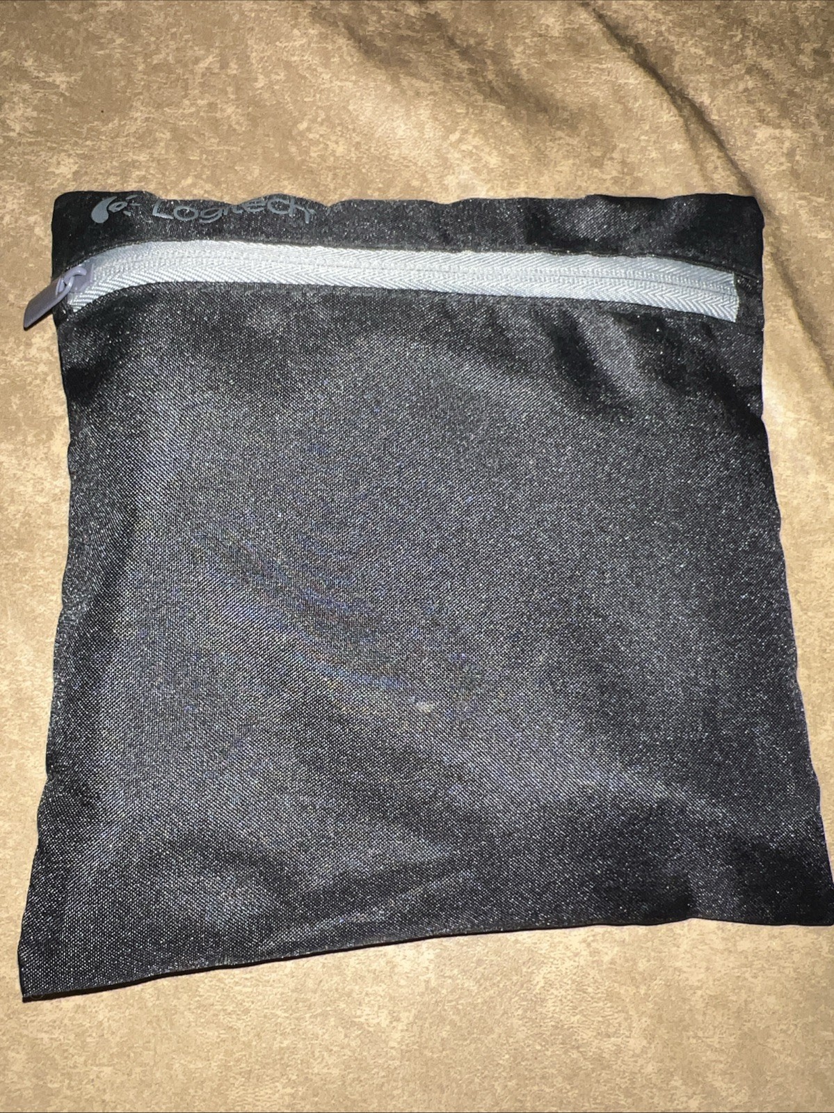2M Logitech A-00057 USB Headset with Microphone Storage Bag - Tested and Working
