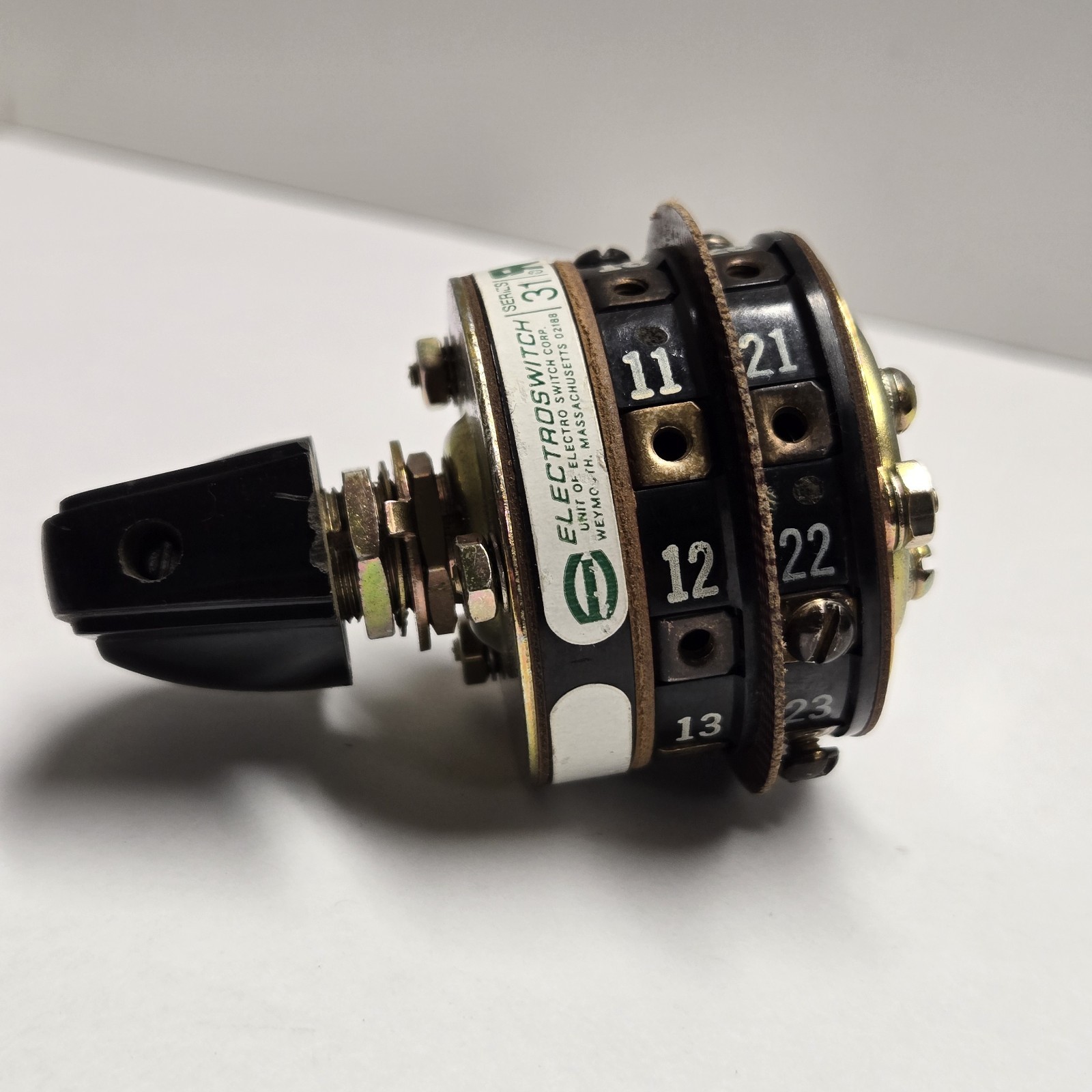 ELECTROSWITCH SERIES 31 31202A 0016 | MANUAL MODE SELECT SWITCH ( Missing Scre