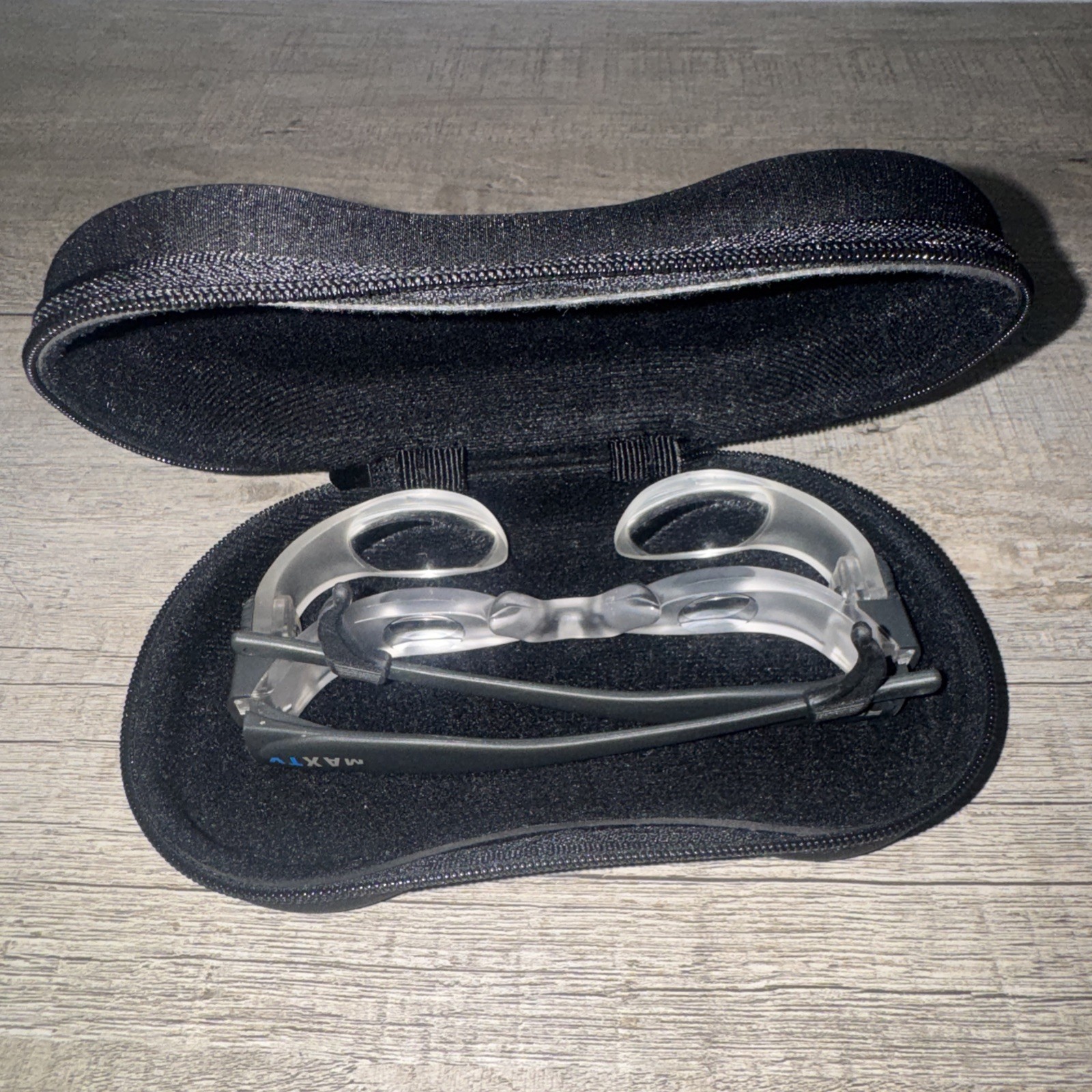 Eschenbach Max TV 2.1x Magnification Glasses w/ Case