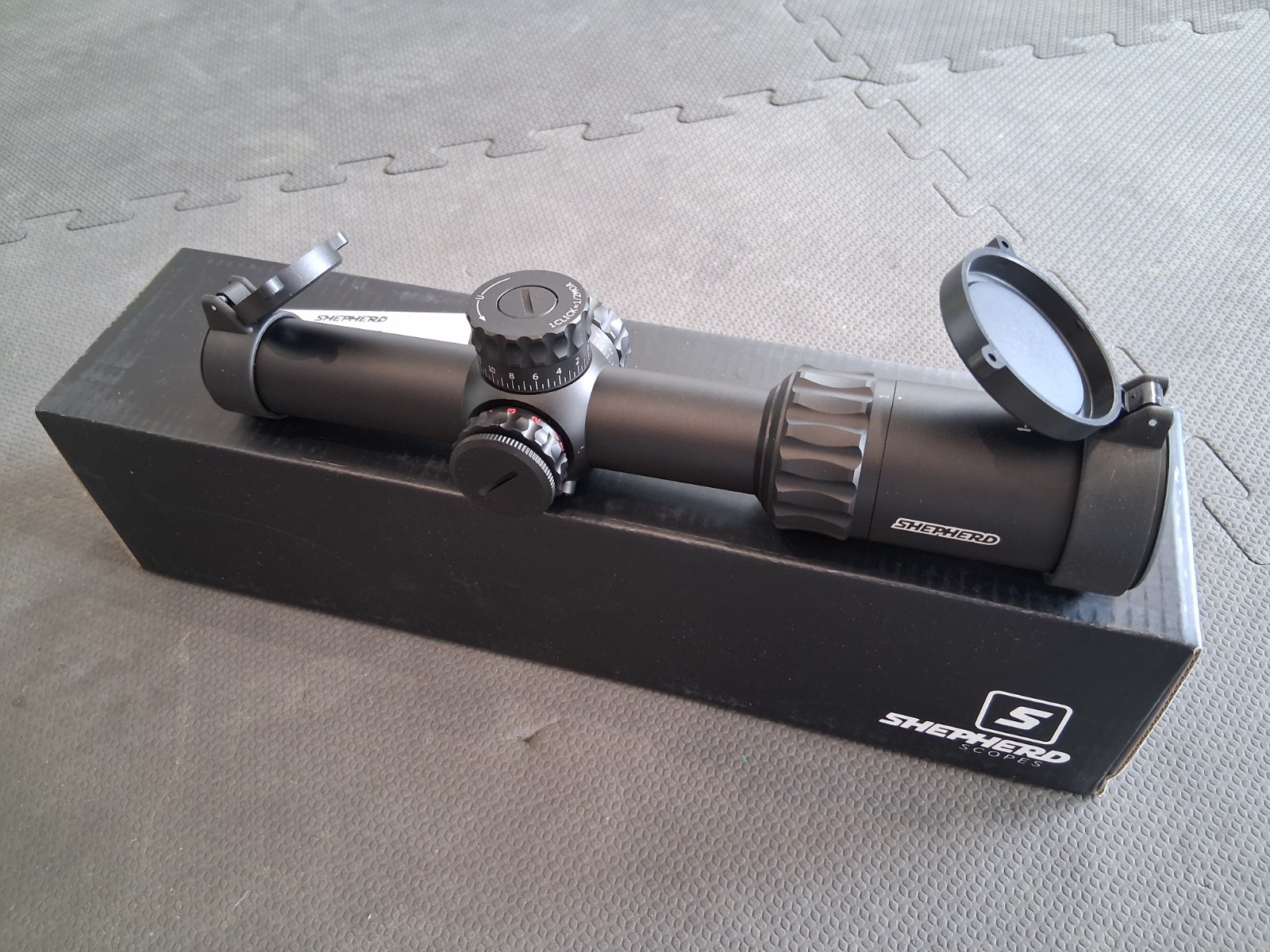 NEW Shepherd Scopes Rogue 1-4x24 30mm Standard Reticle Rifle Scope with Caps
