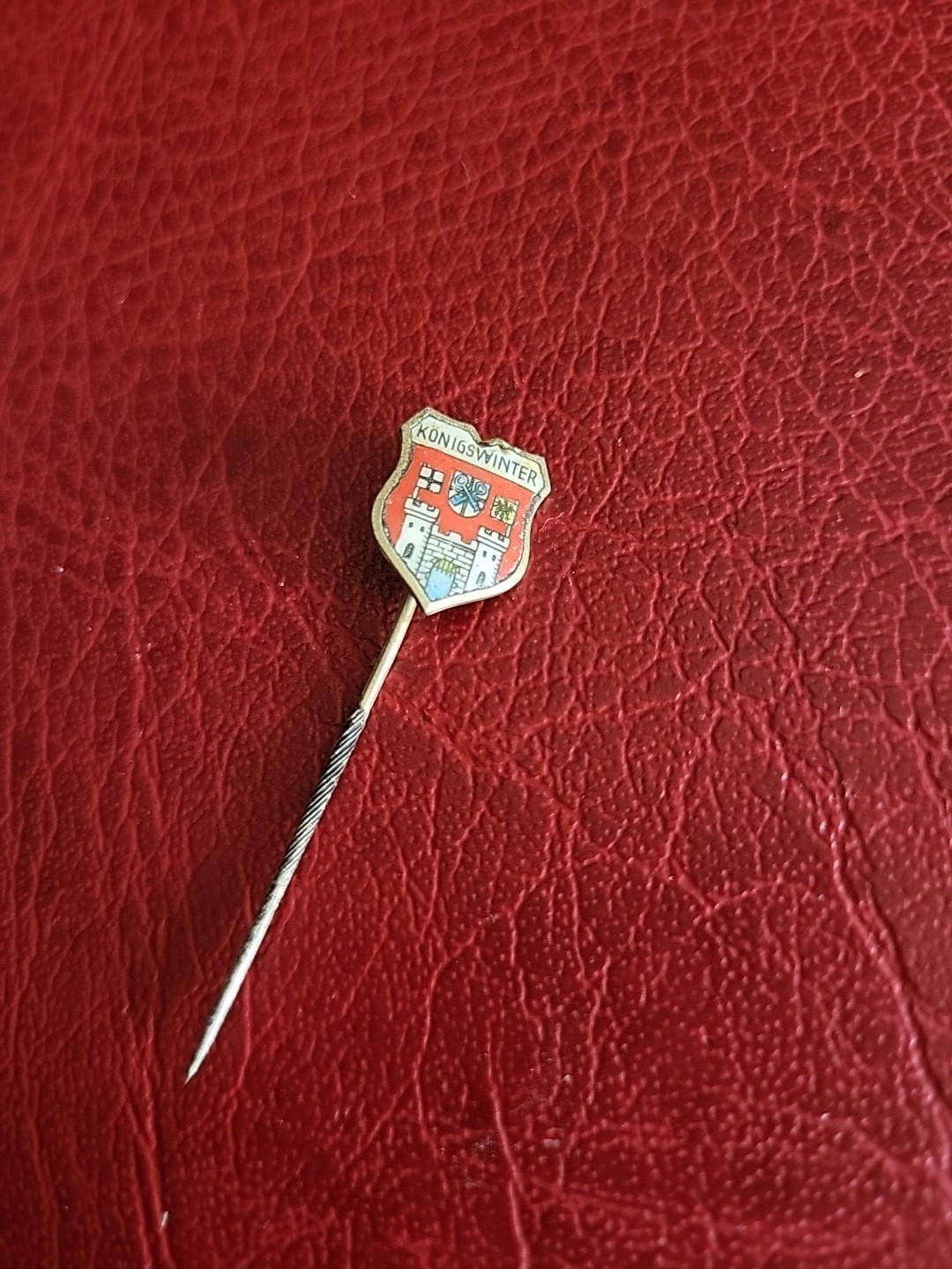Vintage Pin Hatpin Hiking Pin Brooch King Winter